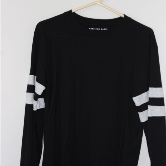 Women’s American Eagle Long Sleeve - Picture 2 of 4